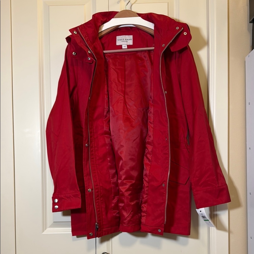Cole Haan Red Rain Jacket Hip-Length with Removable Hood - Picture 5 of 14